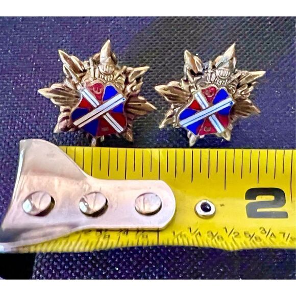 Vintage Copper ~Red White & Blue Enamel Heraldic Family Crest Clip Earrings - Picture 6 of 6